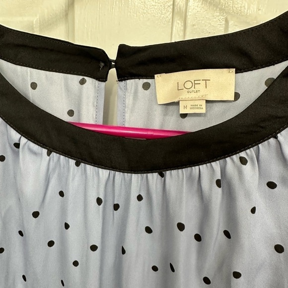 🎉LOFT violet blouse with black trim accent & polka dots. Size Medium - Picture 5 of 9